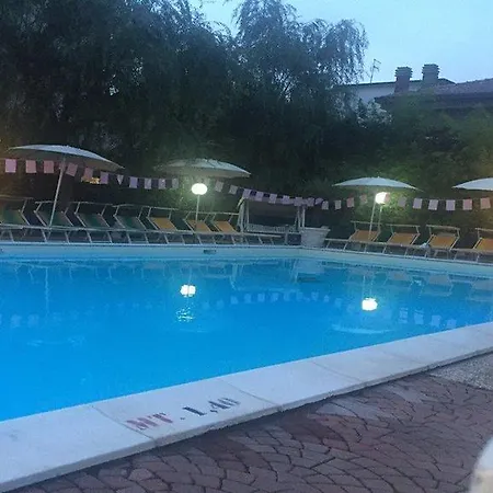 Hotell Tre Rose 3*